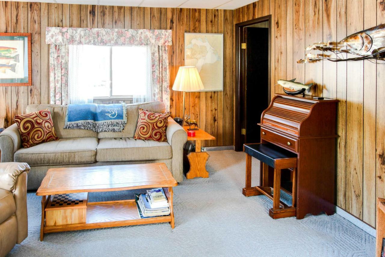 Scenic Bay Float Home Hideaway Athol Eksteriør billede