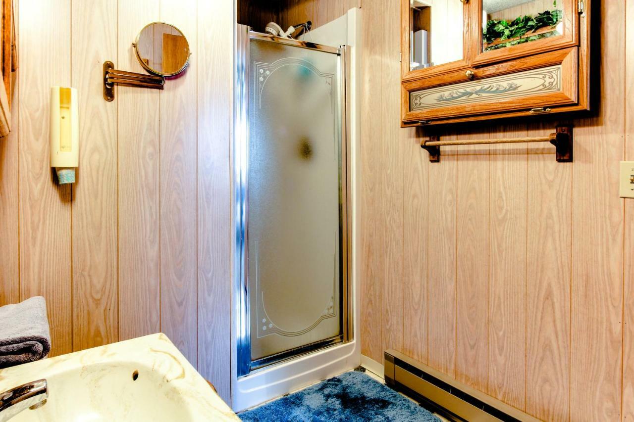 Scenic Bay Float Home Hideaway Athol Eksteriør billede