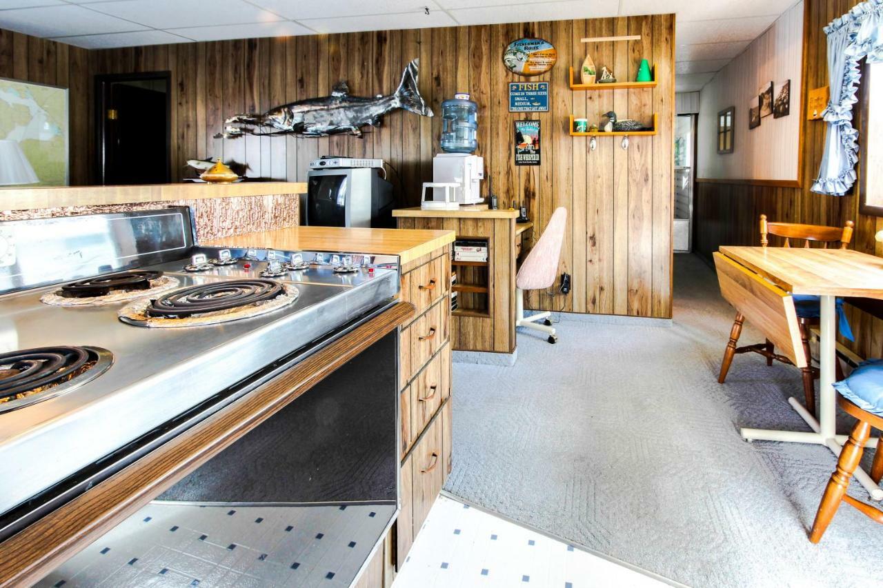 Scenic Bay Float Home Hideaway Athol Eksteriør billede