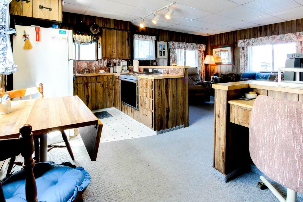 Scenic Bay Float Home Hideaway Athol Eksteriør billede