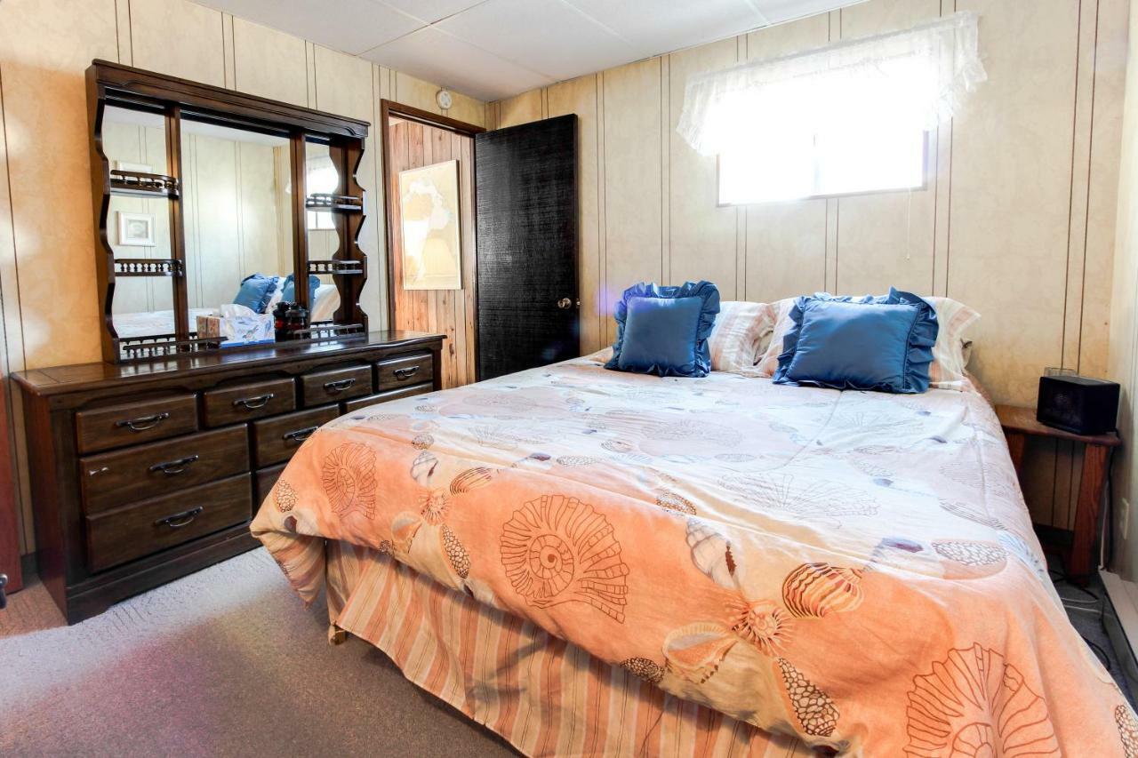 Scenic Bay Float Home Hideaway Athol Eksteriør billede