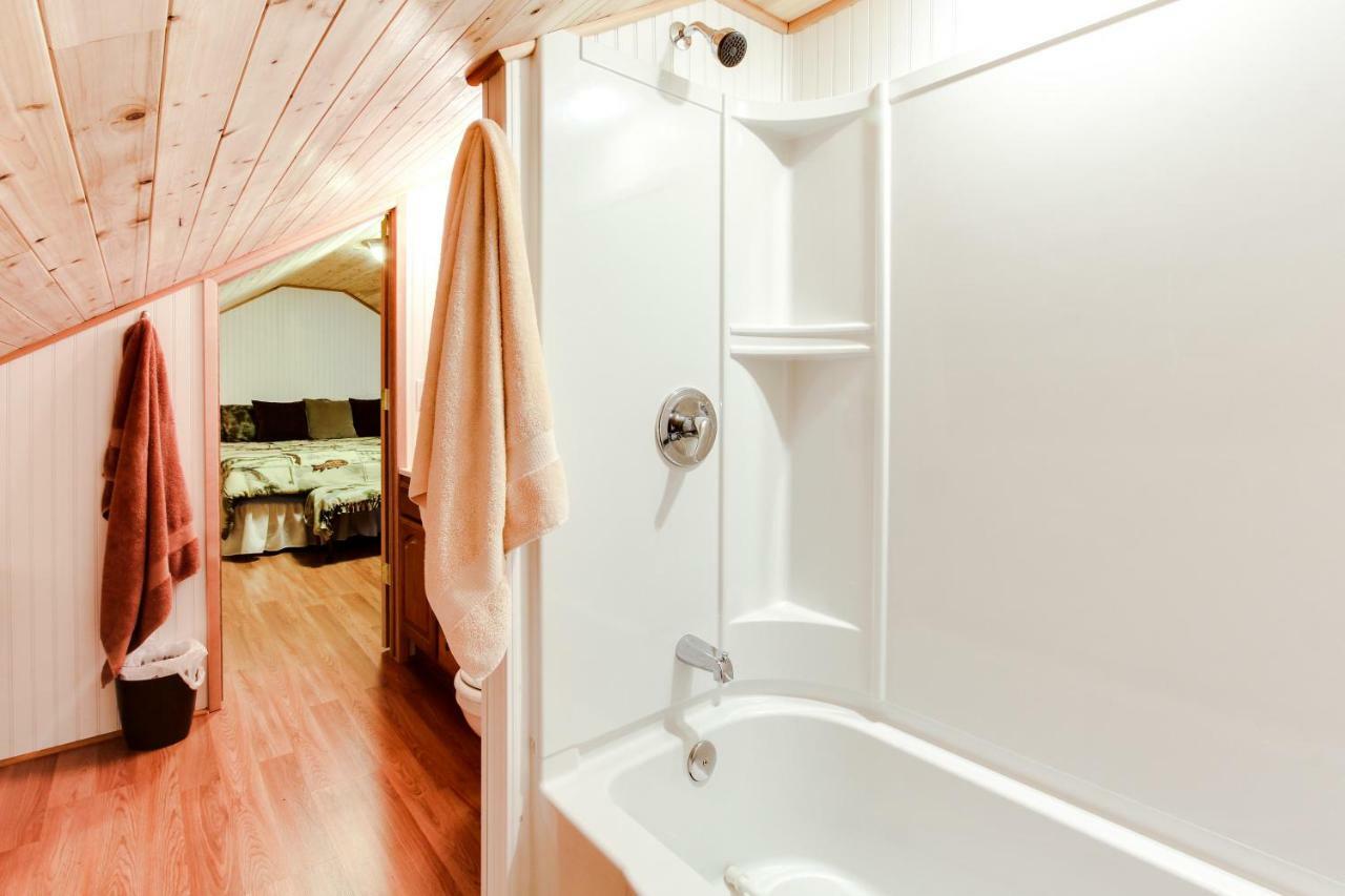 Scenic Bay Float Home Hideaway Athol Eksteriør billede
